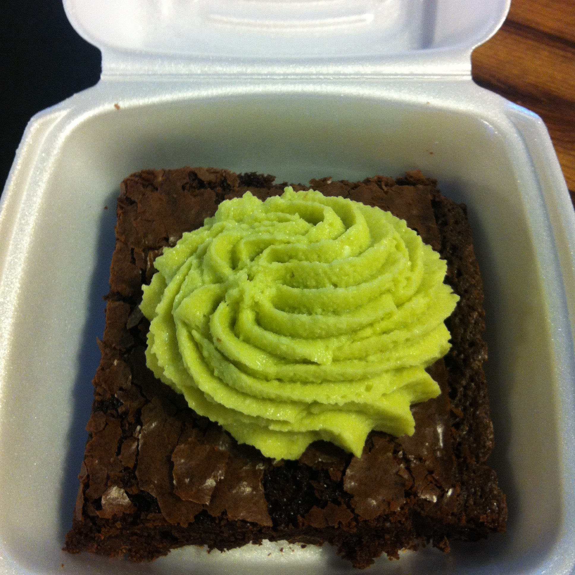 brownie with avocado creme