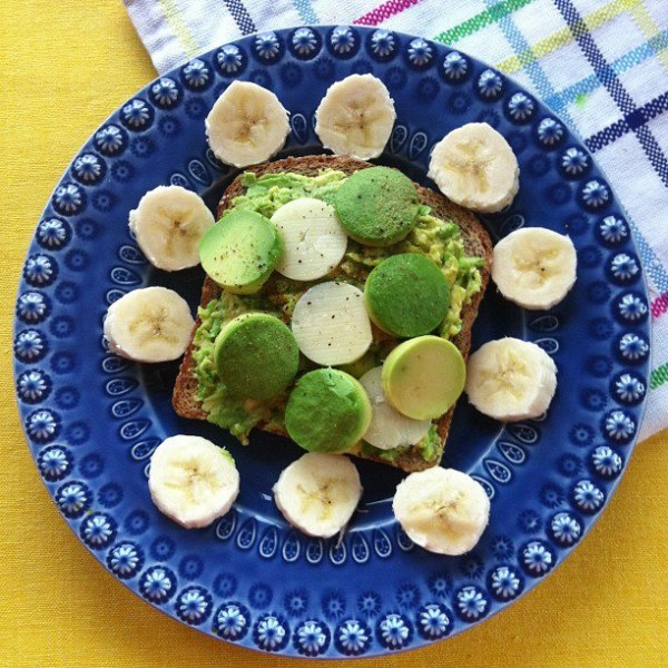 avocado-cheddar-with-nana-toast
