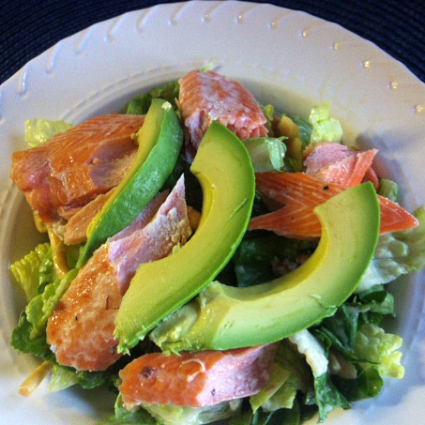 salmon salad with avocado