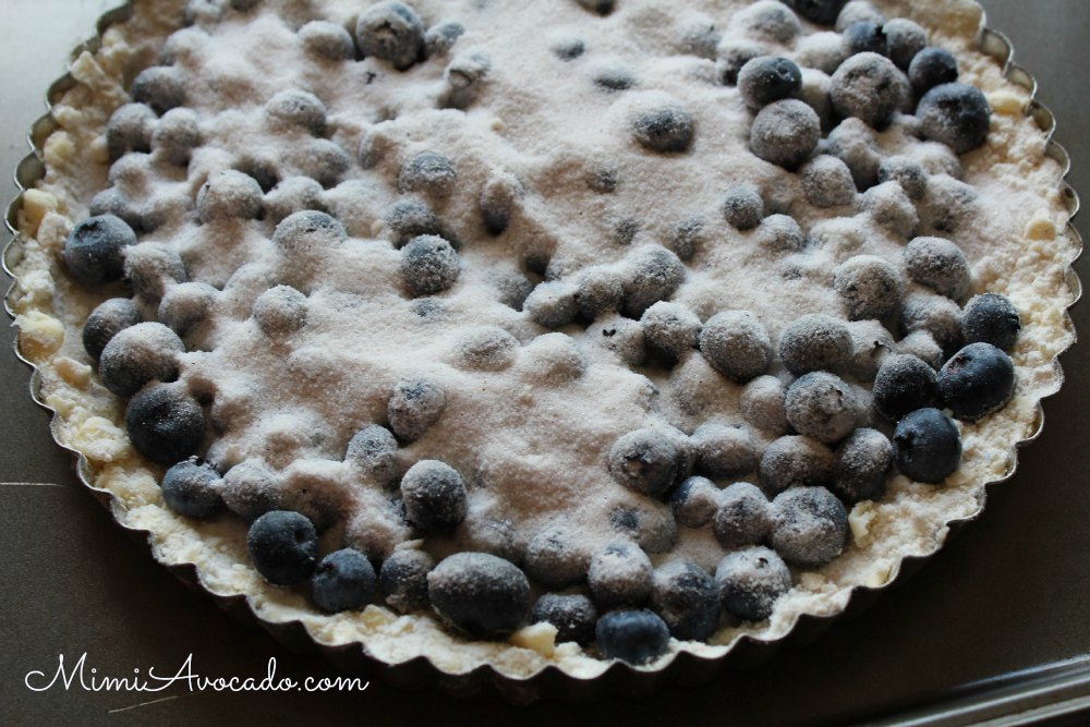 blueberry tart with sugar