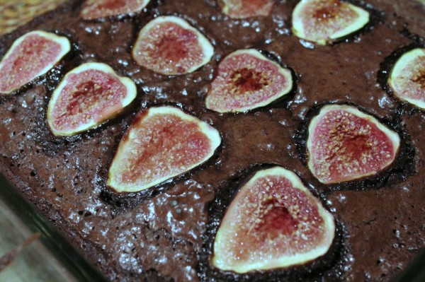 Brownies-baked-with-figs
