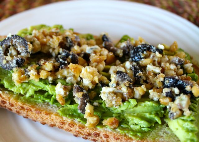 avocado-toast-with-walnut-gorgonzola-topping
