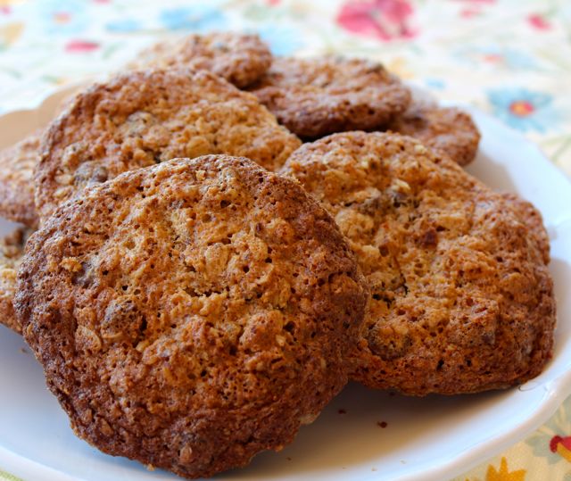 almond-oatmeal-cookies
